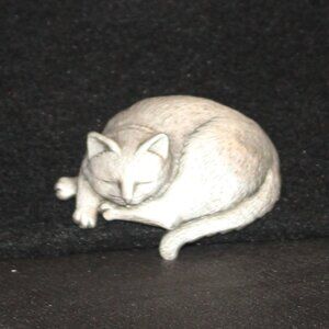 Brooch Pin Vintage JJ Realistic Sleeping Cat Silver Pewter Womens Jewelry Feline